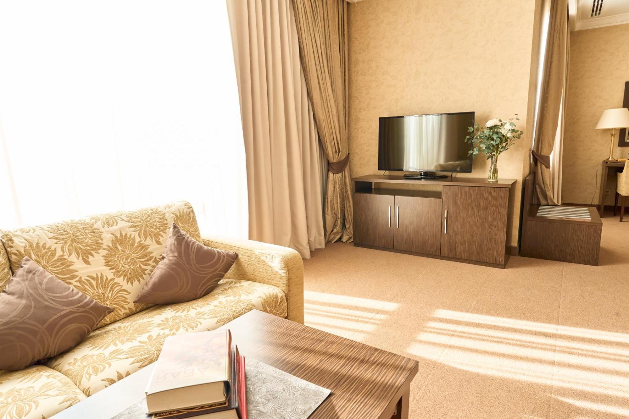 Kainar Hotel Simkent Buitenkant foto