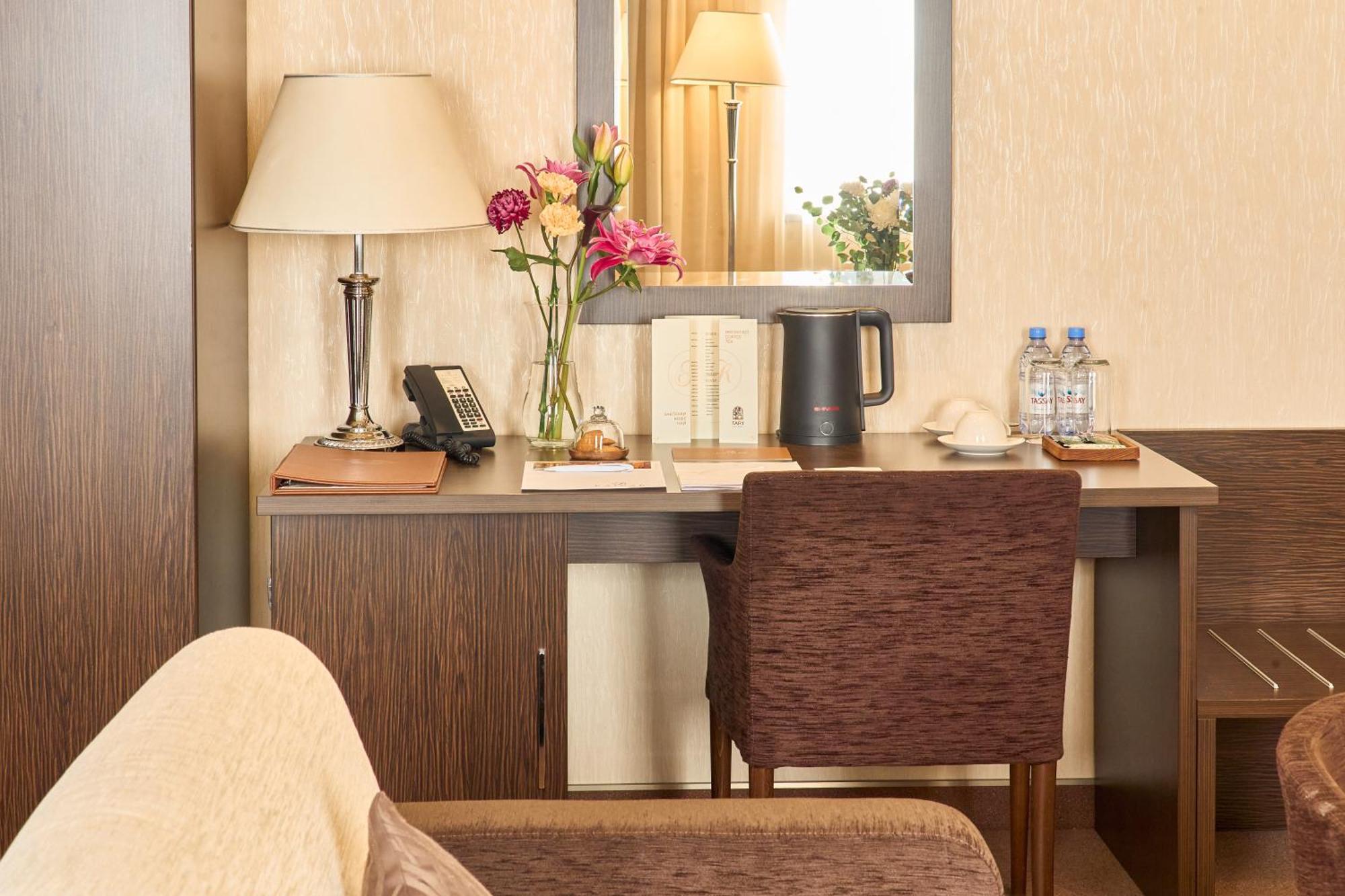 Kainar Hotel Simkent Buitenkant foto