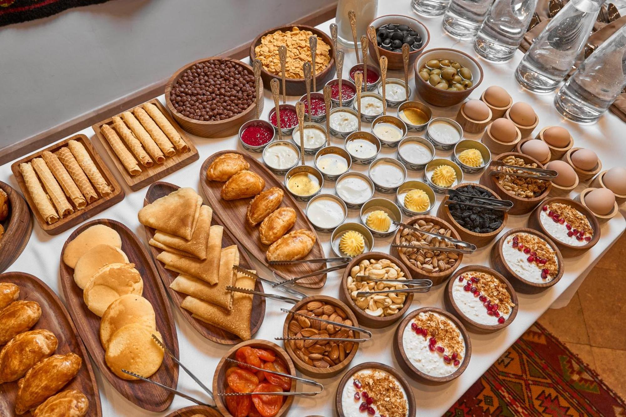 Kainar Hotel Simkent Buitenkant foto