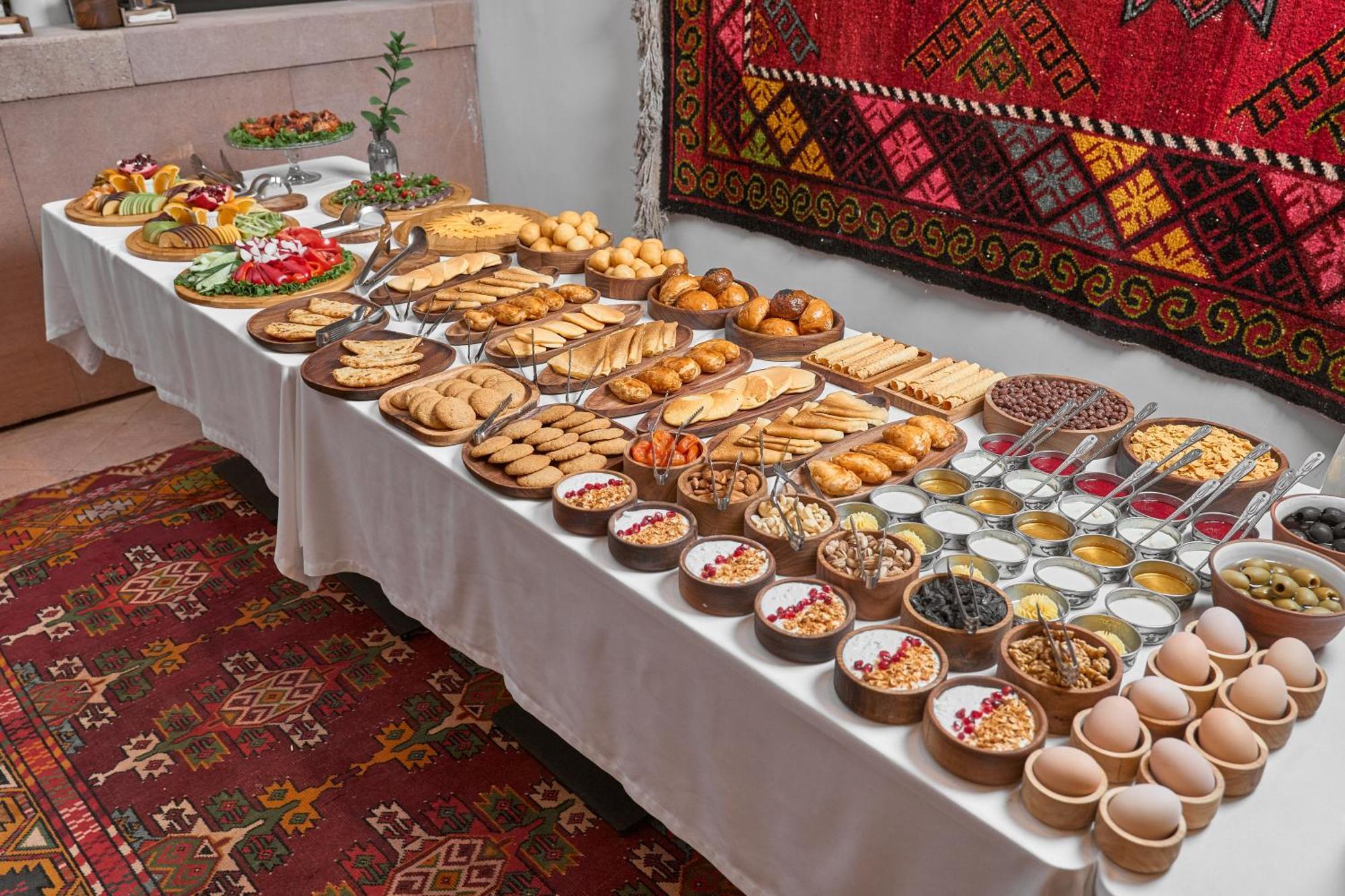 Kainar Hotel Simkent Buitenkant foto